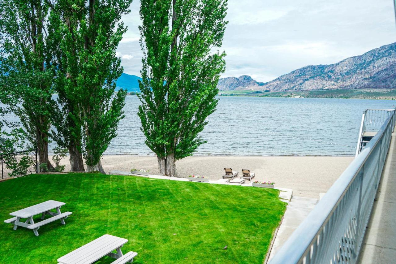 Poplars Motel On The Lake Osoyoos Dış mekan fotoğraf